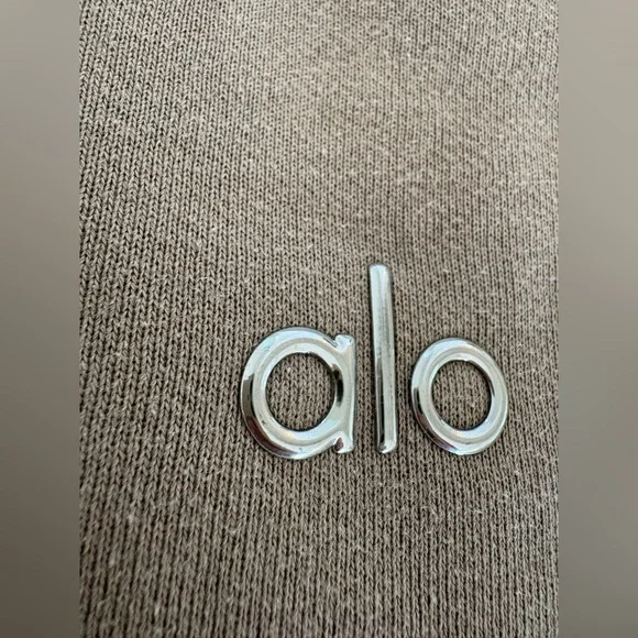 ALO Yoga Gravel Accolade Crew Neck Pullover - Picture 14 of 14